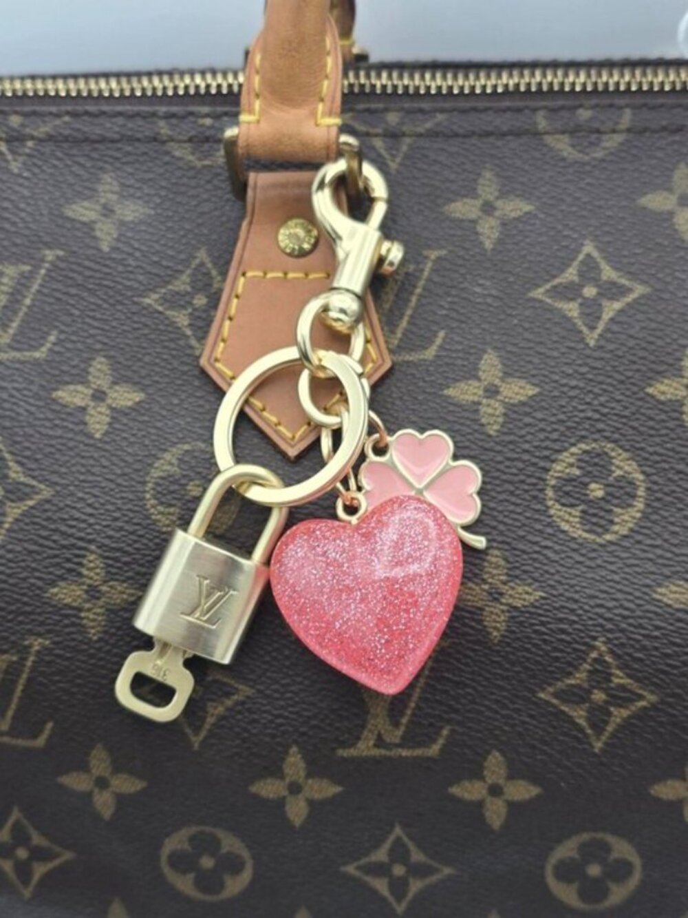 Authentic Louis Vuitton Gold Lock & Key ✨ Unbranded Heart Bag Charm Keychain - Picture 2 of 10